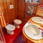 Spacious Low-cost For A Group 아파트 쿠르마예